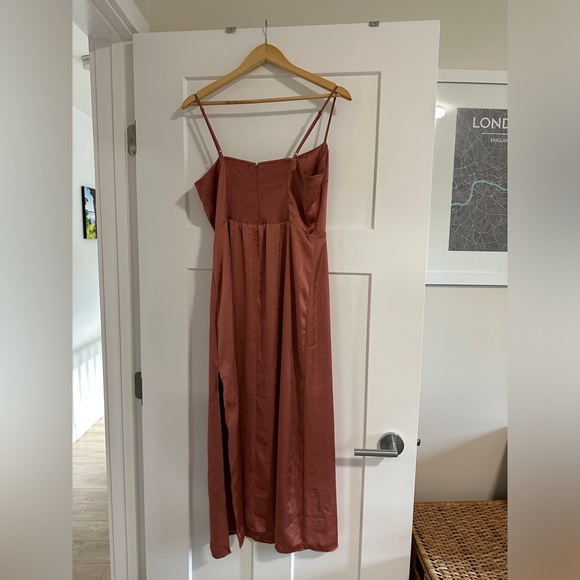 NWT Aritzia Wilfred Magdalena satin dress, Earthen Red, size 10 - Picture 2 of 2